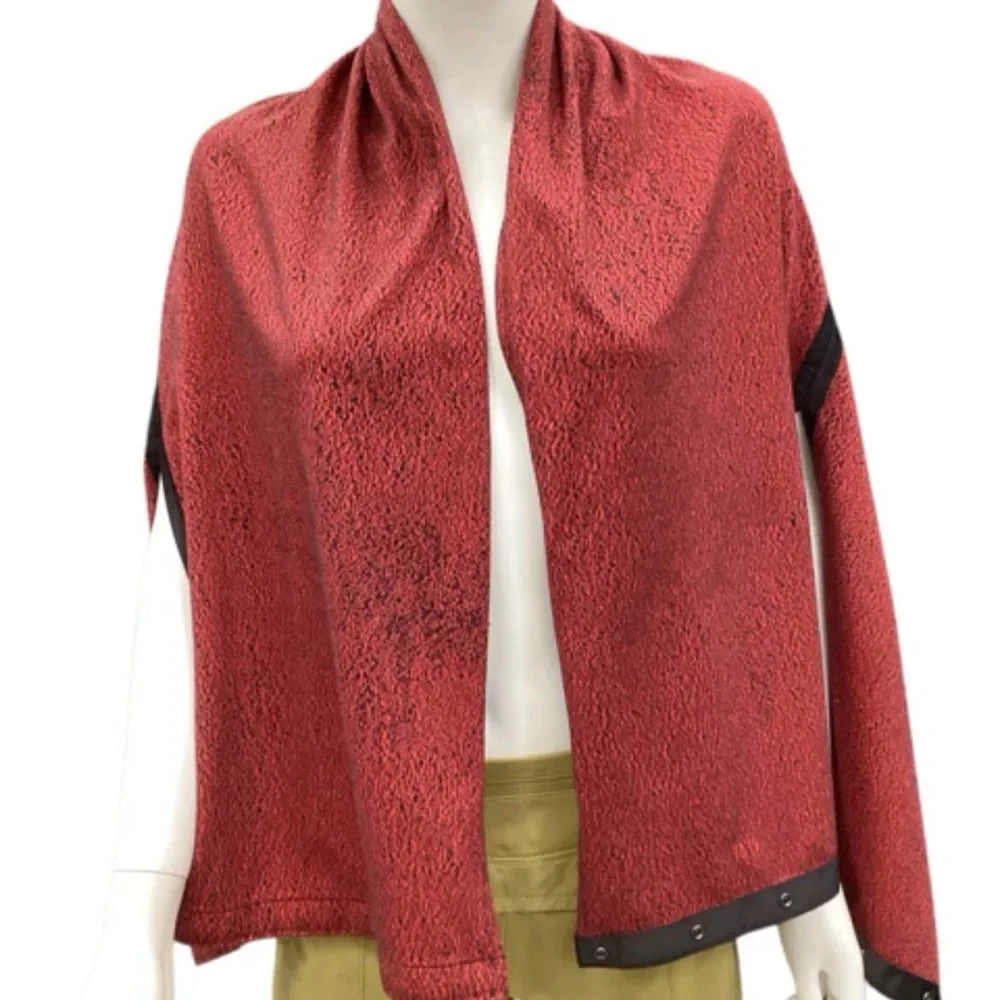🌺Lulu Lemon Athletica Red and Black Scarf